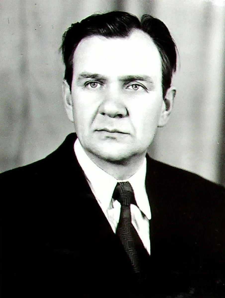 Предлагаем вашему вниманию воспоминания Б.А.Верина, почетного гражданина г.о.г. Кулебаки, о его начинаниях в учебе и о том, какую роль в его успехе сыграли родители